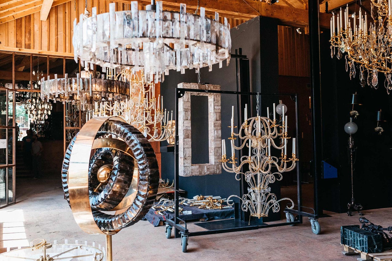 Exposition de diverses lampes et luminaires