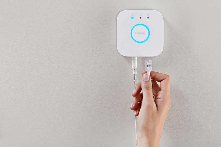 Philips Hue Bridge mit Netzwerkkabel