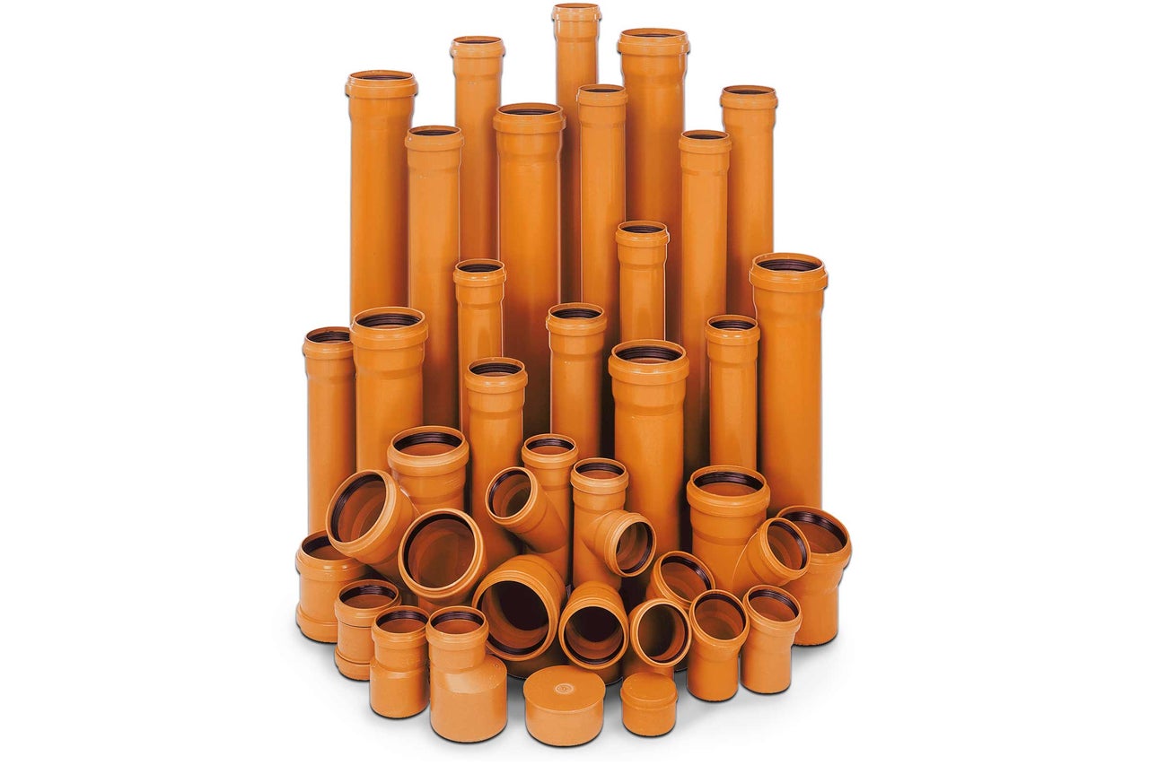 Tuyaux d'évacuation et raccords en plastique