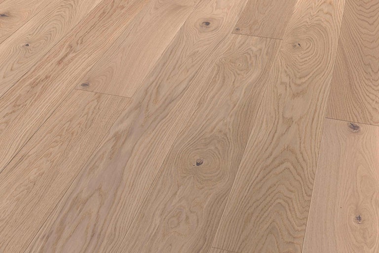 Gros plan sur un parquet en chêne