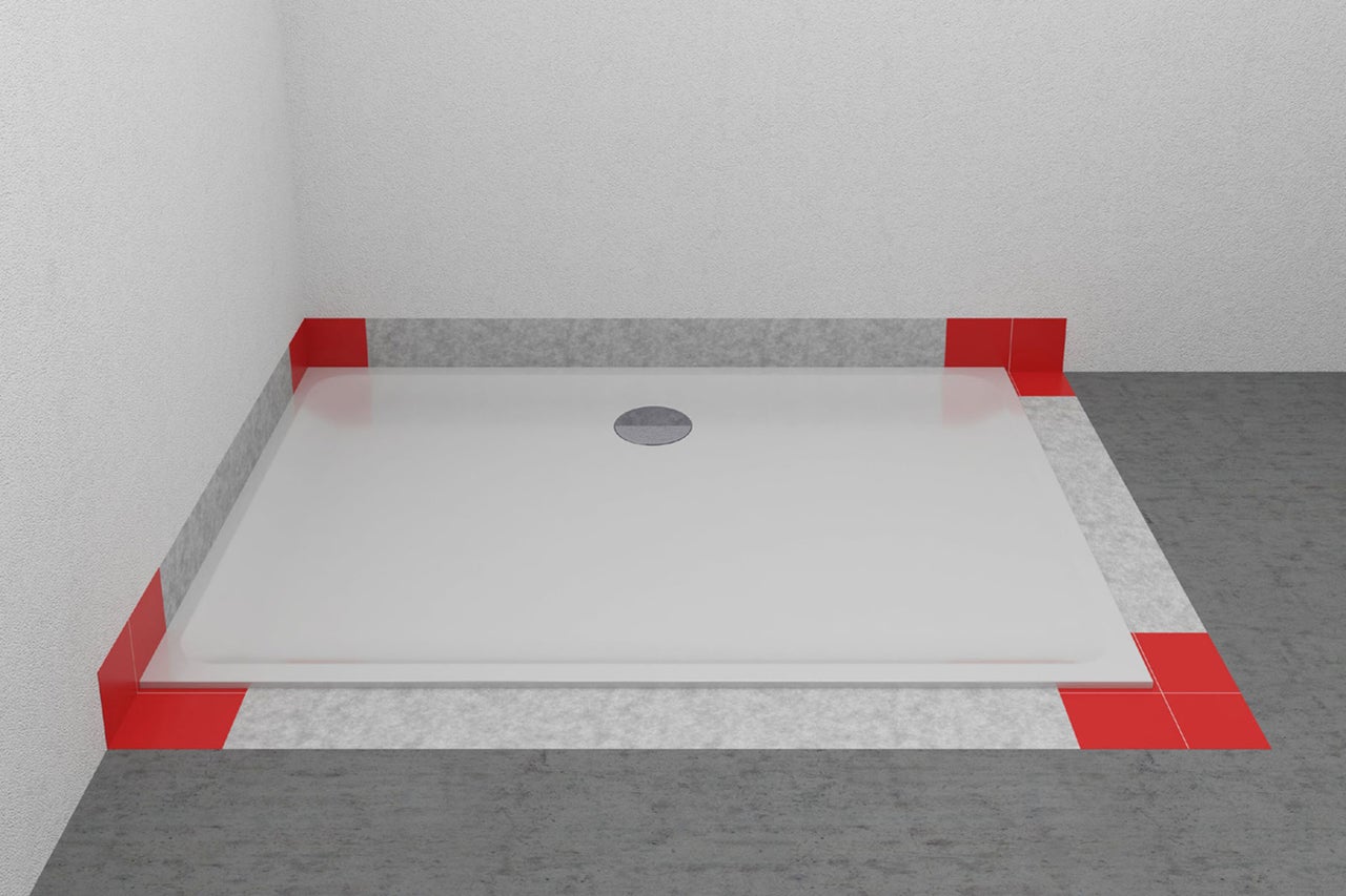 Ebenerdige Dusche mit Abdichtung in einem Badezimmer