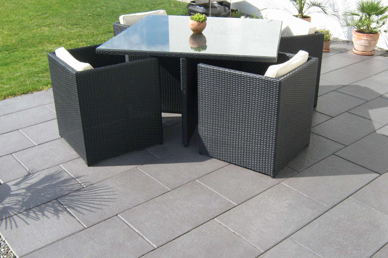 Ensemble de meubles de jardin avec table et chaises en polyrotin
