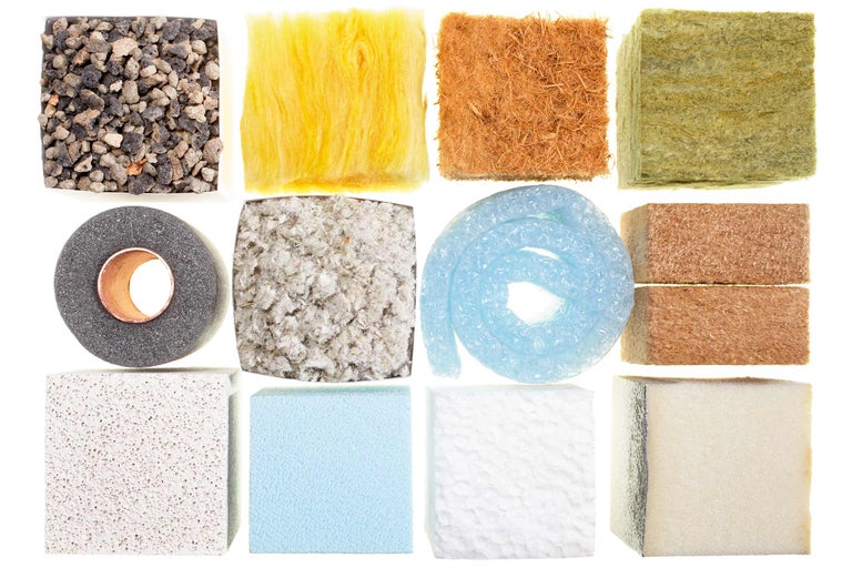 Kollektion verschiedener Dämmstoffe und Verpackungsmaterialien.