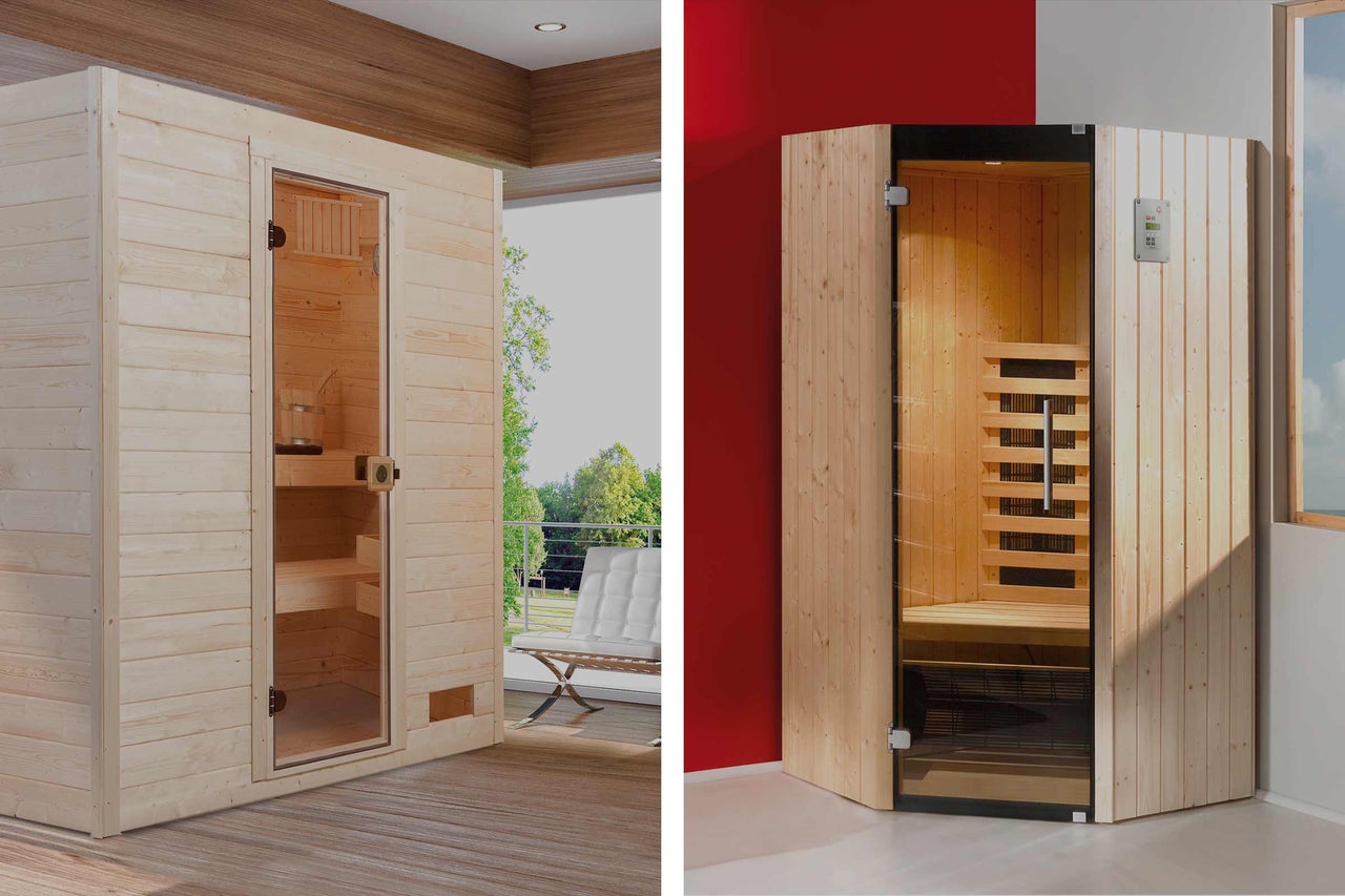 Deux saunas en bois avec porte en verre et bancs pour se détendre.
