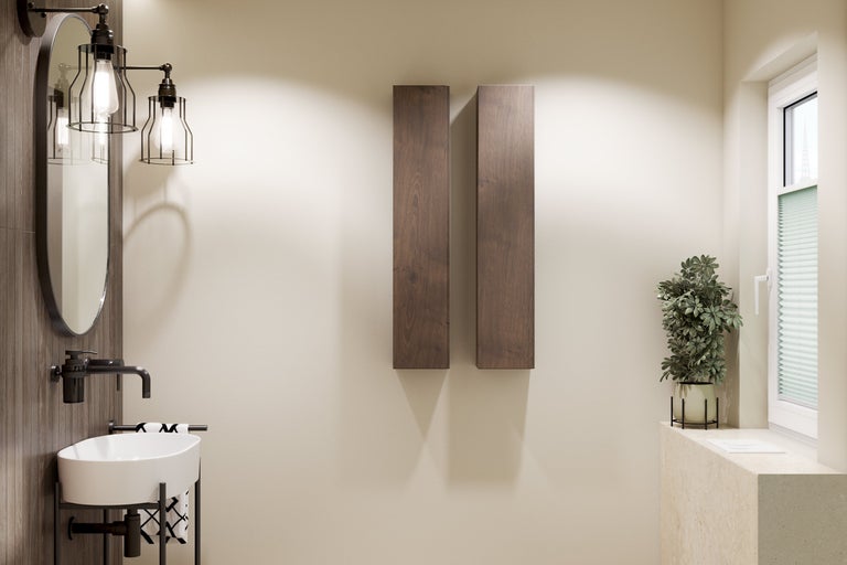 Modernes Badezimmer mit Waschtisch, Spiegel, Leuchten und Holzschränken