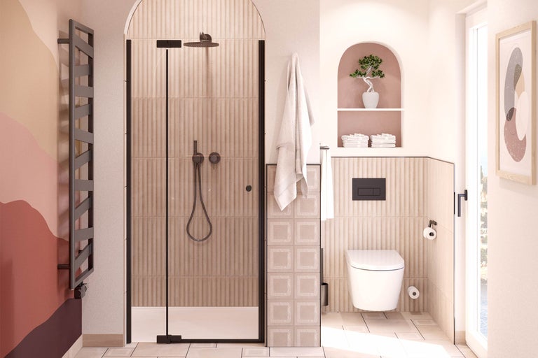 Helles Badezimmer mit Dusche, Toilette und Heizkörper