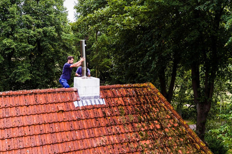 Jetzt oder nie: Sascha saniert einen Schornstein