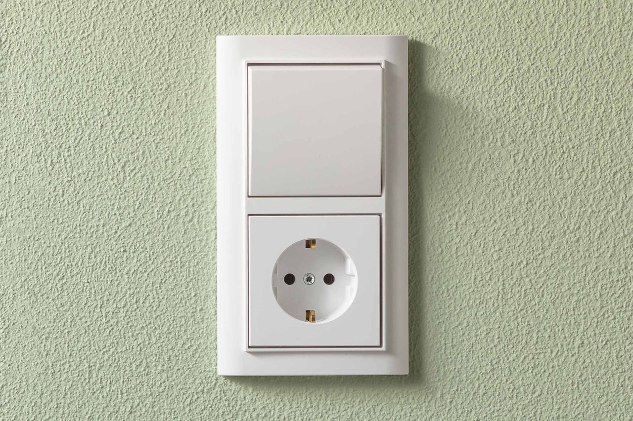 Lichtschalter und Steckdose für die Wandmontage