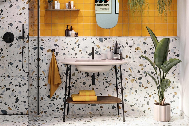 Salle de bain moderne avec carrelage terrazzo et lavabo