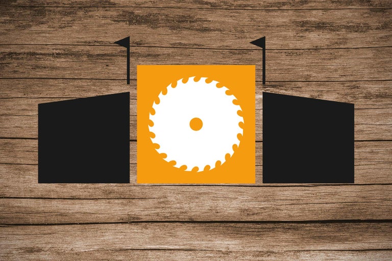 Symbole de lame de scie sur fond en bois