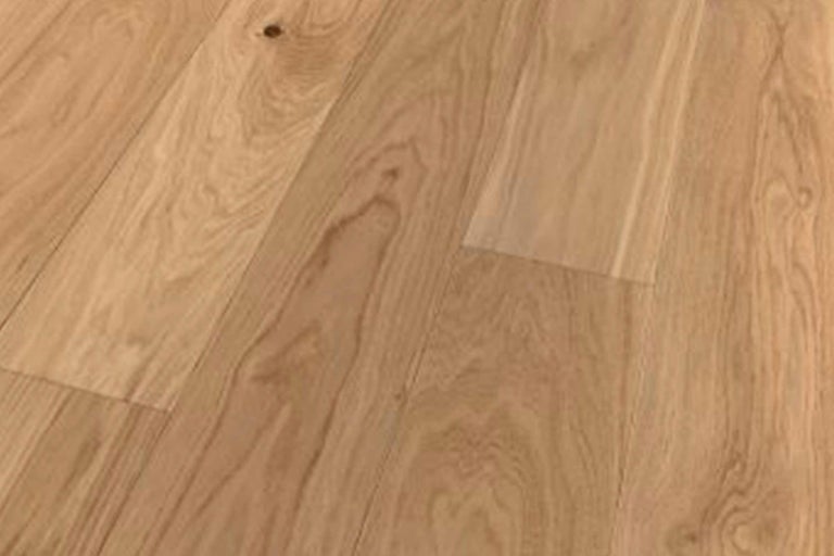 Planches de parquet en bois posées
