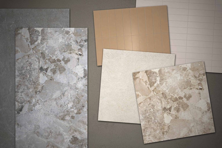 Sélection de carreaux de sol et de mur avec différents designs, notamment l'aspect marbre, l'aspect pierre et des motifs en mosaïque.