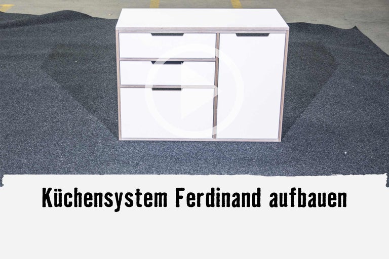 Küchenschrank mit Schubladen und einer Tür