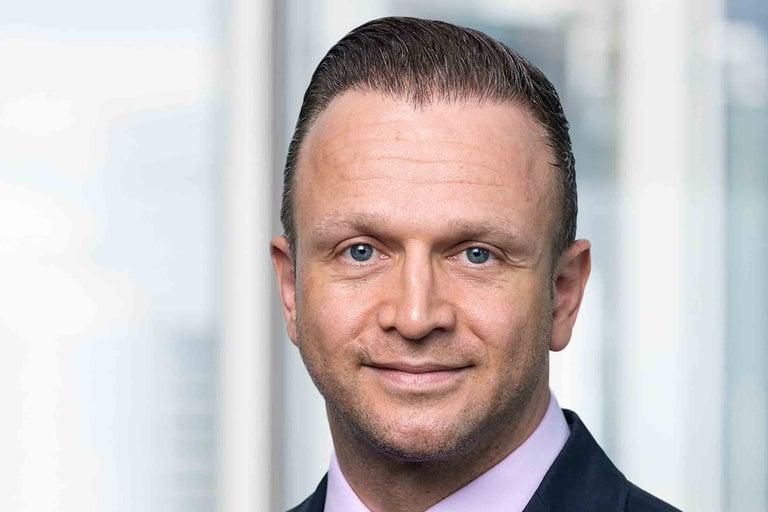 Portrait d'un homme en costume