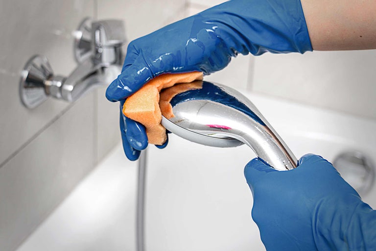 Détartrer un pommeau de douche