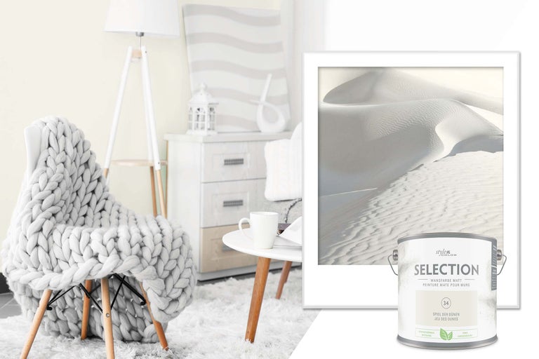 Szene mit Stuhl, Decke, Lampe, Kommode, Tisch, Bild und Farbdose