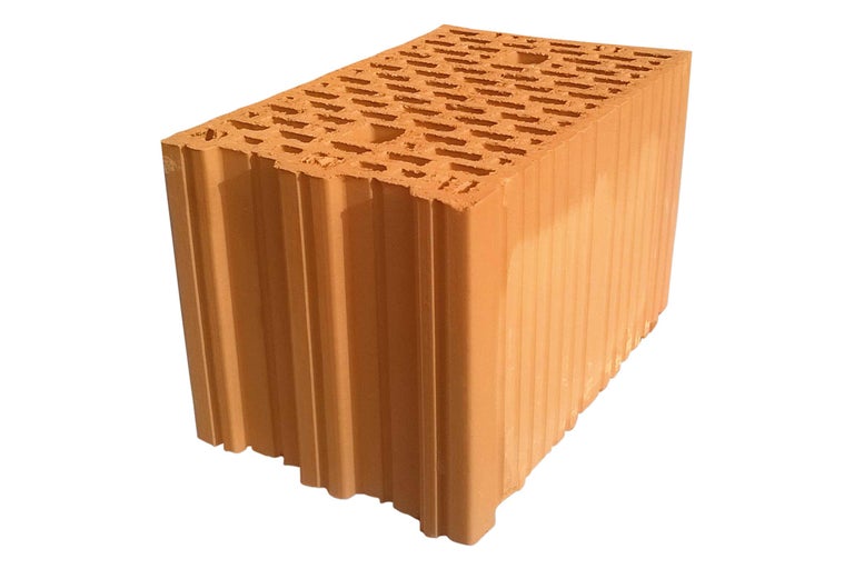 Ziegelstein mit Löchern für den Mauerbau