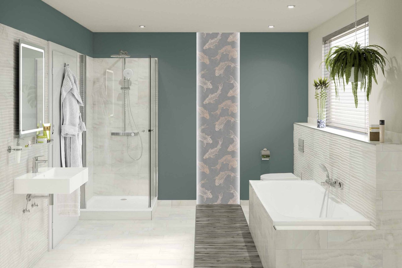 Salle de bain moderne avec douche, lavabo, baignoire et papier peint à motifs de poissons.