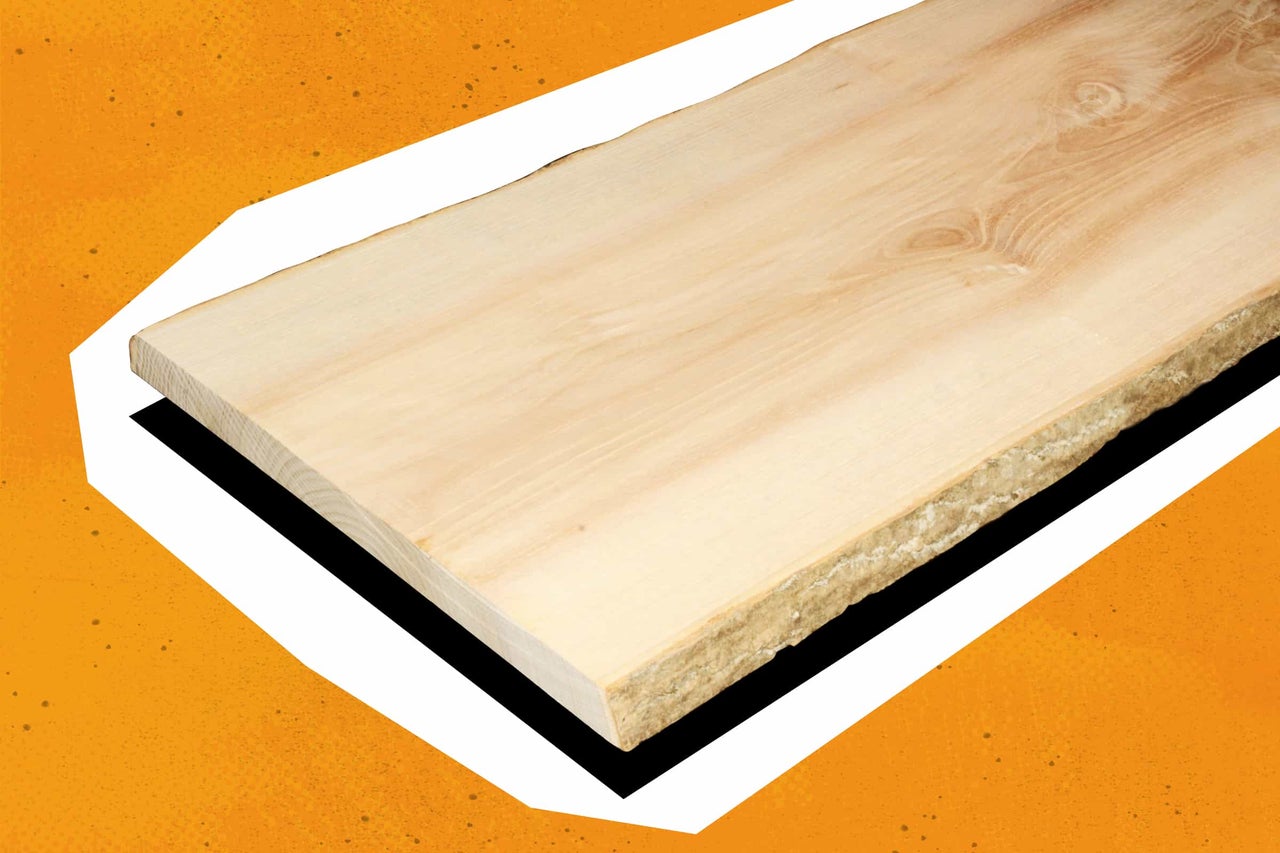 Massivholzdiele mit Naturkante und sichtbarer Holzmaserung.