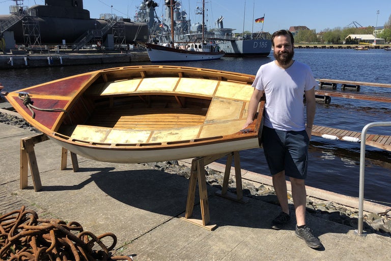 Das Boot aus Vertäfelungsbrettern