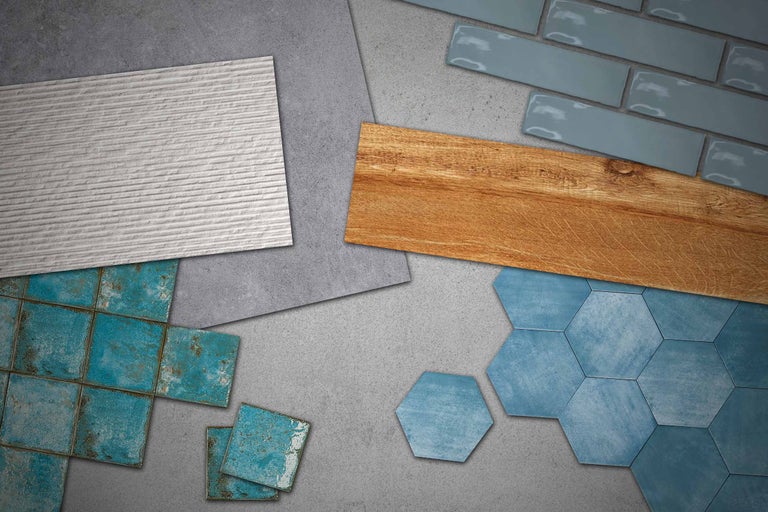 Sélection de différents motifs et matériaux de carreaux pour la décoration intérieure