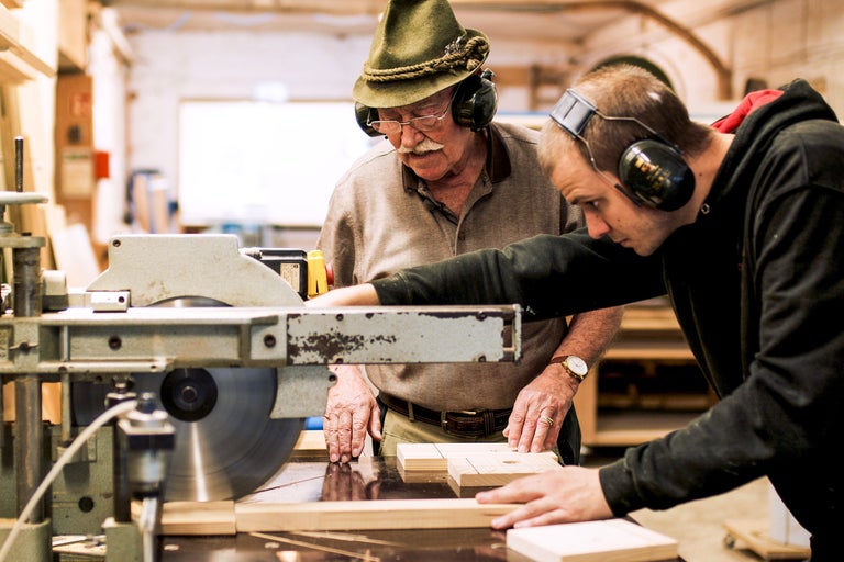 Le travail manuel crée des liens