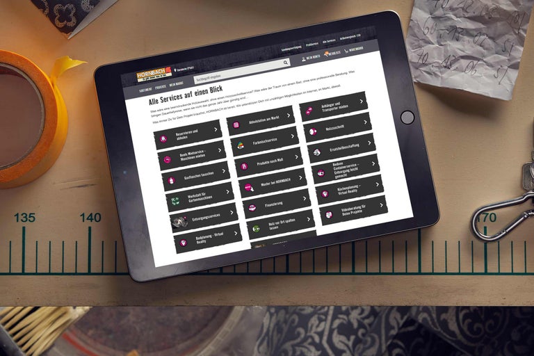 Auf einem Tablet ist die Hornbach Webseite mit den Services dargestellt.