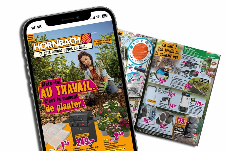 Auf einem Smartphone wird eine Hornbach Werbung für Gartenprodukte angezeigt, darunter ein Grill, Terrassenplatten und Frühlingsblumen.