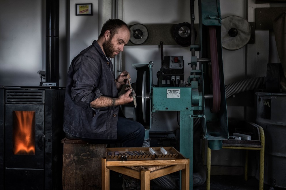 
							Le coutelier punk
						