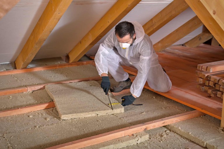 Isoler le plafond de l'étage supérieur