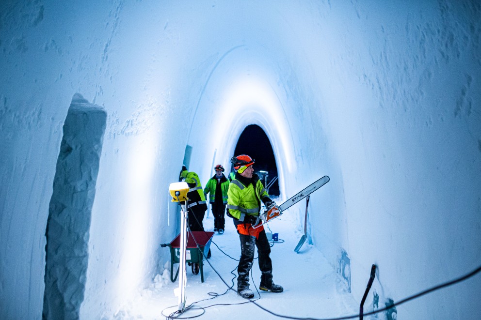 
							L‘hôtel de glace
						