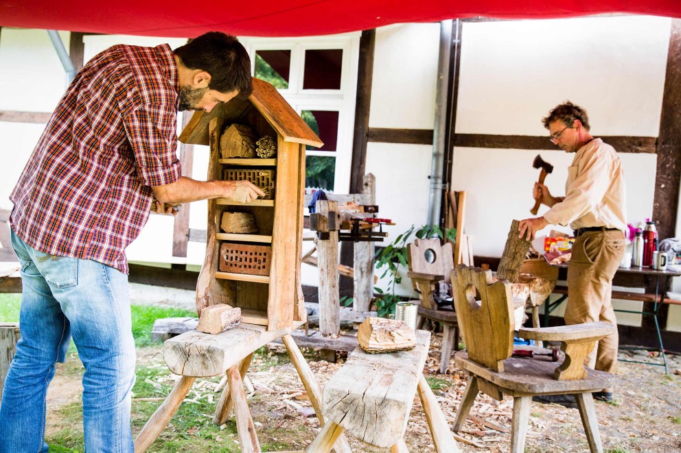 
							Maintenant ou jamais: Sascha se construit un hôtel à insectes
						