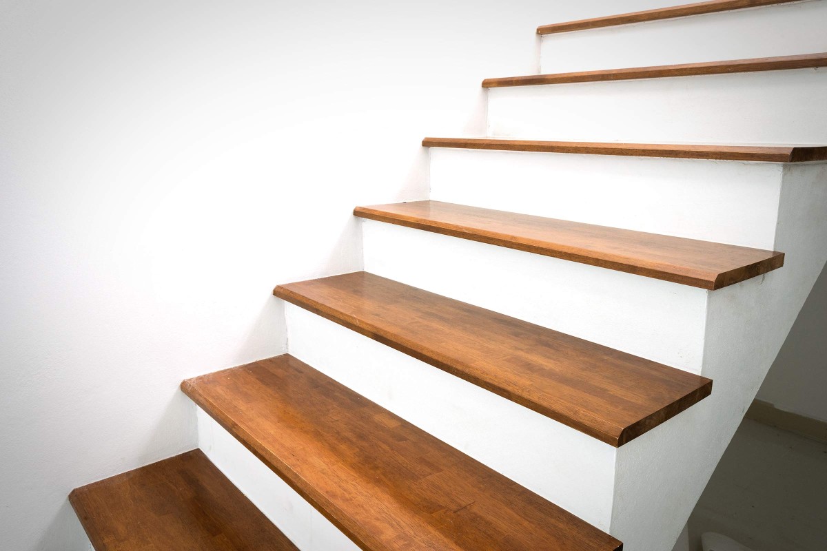 Habiller un escalier en béton | HORNBACH Luxembourg