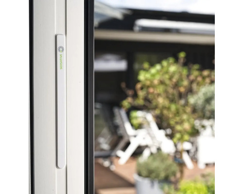 Fenstersensor am Fensterrahmen montiert