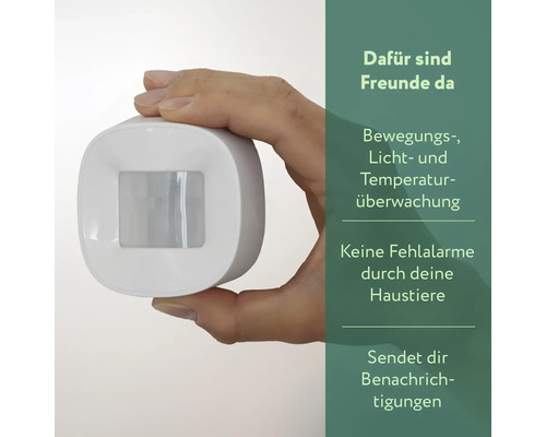 Bewegungsmelder zur Bewegungs-, Licht- und Temperaturüberwachung in der Hand