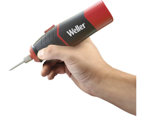 Main tenant le fer à souder Weller