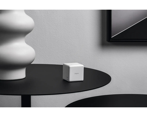 Hub Aqara Smart Home sur une table