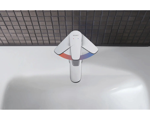 Duravit Waschtischarmatur mit Temperaturanzeige auf einem Waschbecken