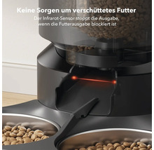 Automatischer Futterautomat mit Infrarotsensor und zwei Futternäpfen gefüllt mit Tiernahrung