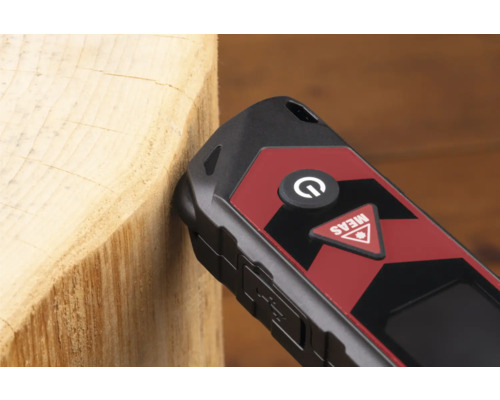 Mesureur d''humidité sur une pièce de bois