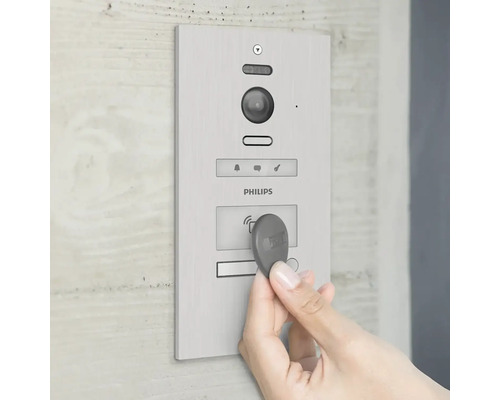Philips Türsprechanlage mit Chip wird bedient
