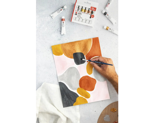 Gemaltes abstraktes Bild mit Marabu Acrylfarben, Pinsel und Farbpalette