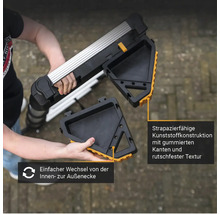 Person montiert Eckverbindung aus Kunststoff an eine Leiter