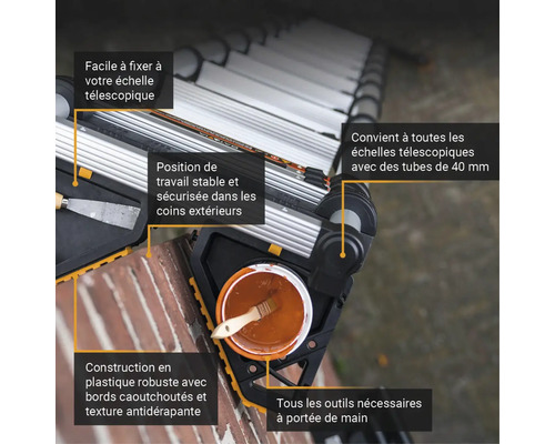 Vue détaillée d''une échelle télescopique avec des accessoires tels que de la peinture et un pinceau