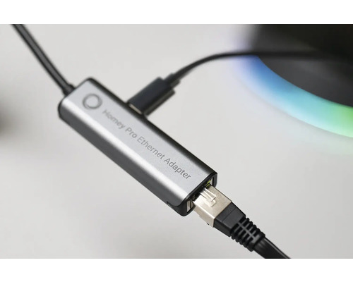 Adaptateur Ethernet Homey Pro avec câbles