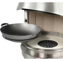Wok sur unité de grill en métal