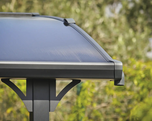 Vue détaillée d''un toit de terrasse avec gouttière