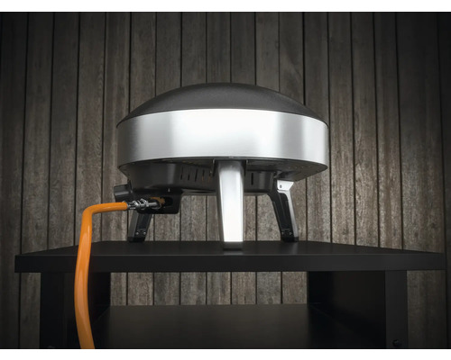 Four à pizza avec raccordement au gaz sur une table