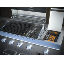 Barbecue à gaz Tenneker avec couvercle ouvert et grilles de cuisson
