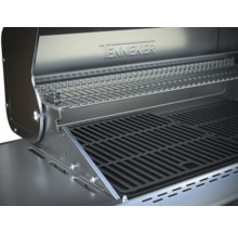 Innenansicht eines Gasgrills mit Grillrost und Warmhalterost